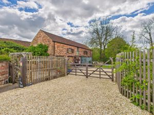 Approach- click for photo gallery